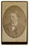221623 Portret van mr. N. de Ridder, geboren 1848, lid van de gemeenteraad van Utrecht (1887-1893). Borstbeeld links ...